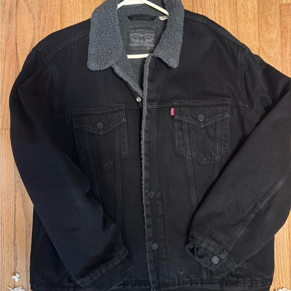 Levi's Men's Black Denim Jacket with Gray Sherpa Lining